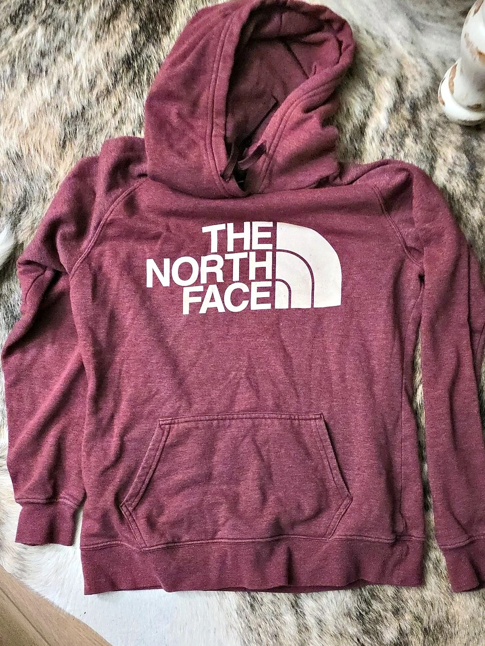 The North Face Logo Pullover Hoodie in Maroon Sz Medium